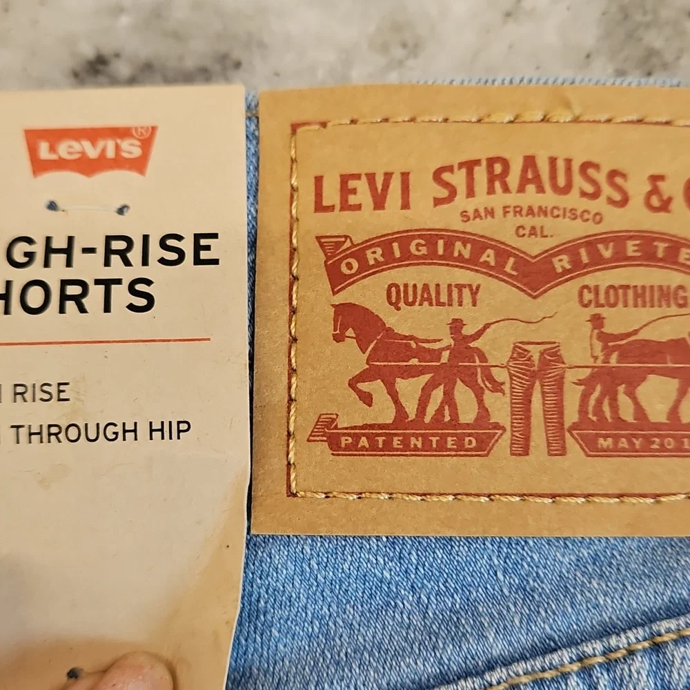 Levi’s Shorts 24 Denim Jean High Rise Waist Raw Hem Womens Light Wash Boho NWT